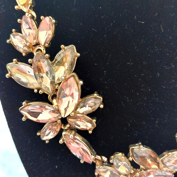 Banana Republic statement necklace in yellow rhinestones - Picture 3 of 6